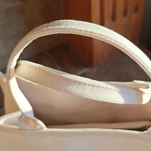 Laura Mercier Small White Tote Bag - Picture 4 of 7